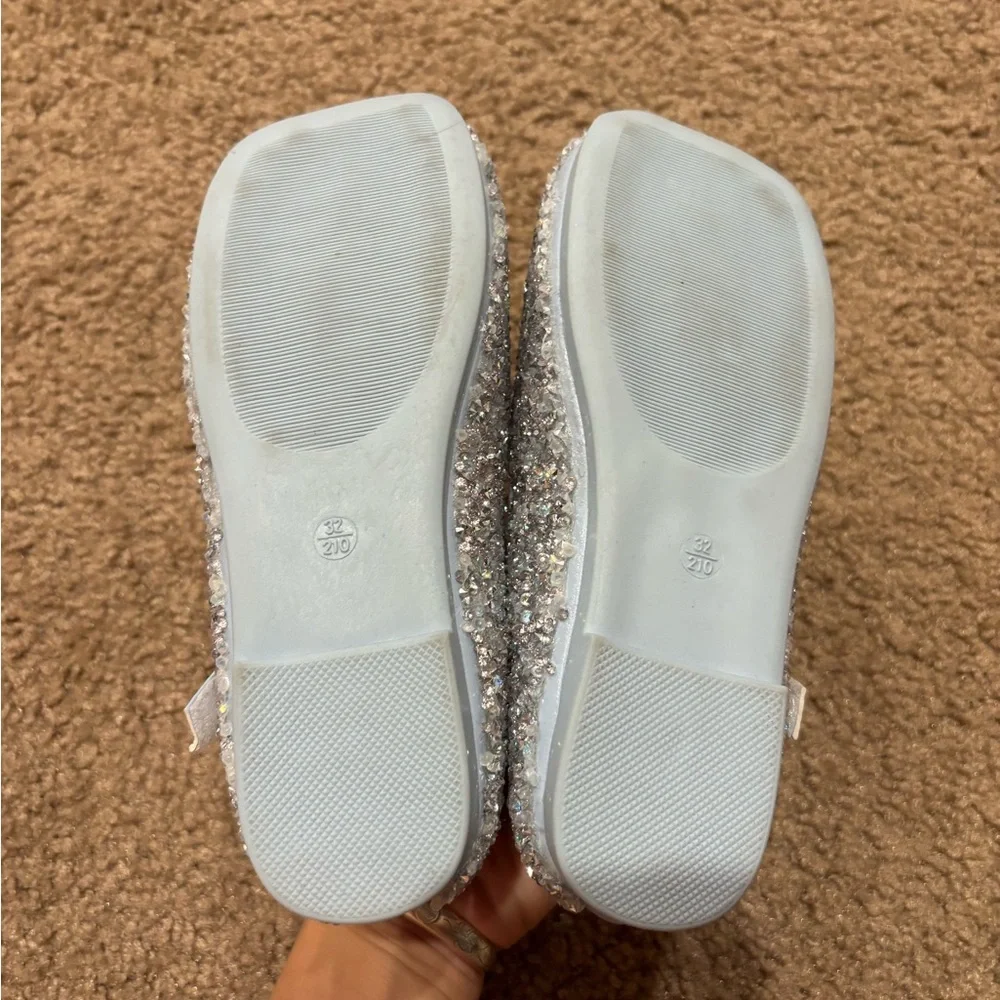 Bundle of kids dress shoes in size 32